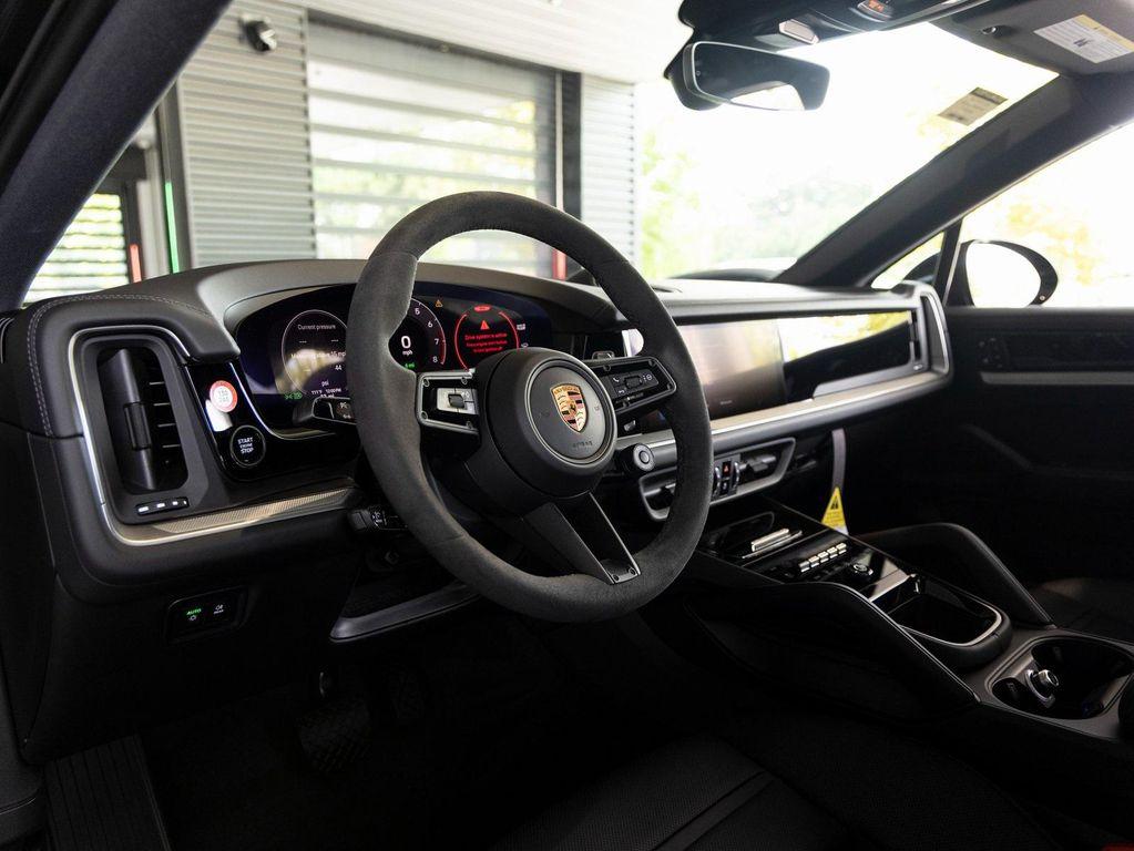 new 2025 Porsche Cayenne car, priced at $127,965