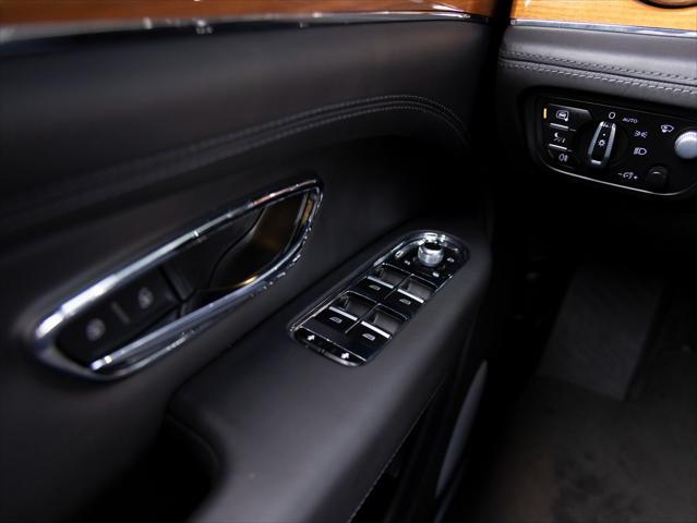 used 2022 Bentley Bentayga car, priced at $139,888