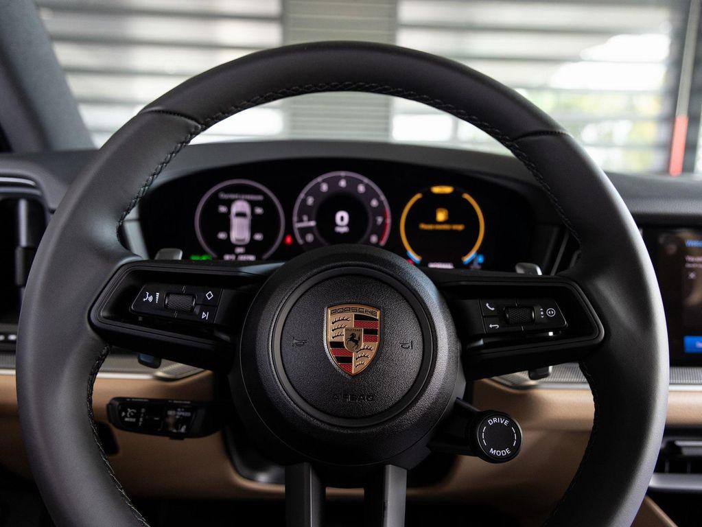 new 2025 Porsche Cayenne car, priced at $103,045