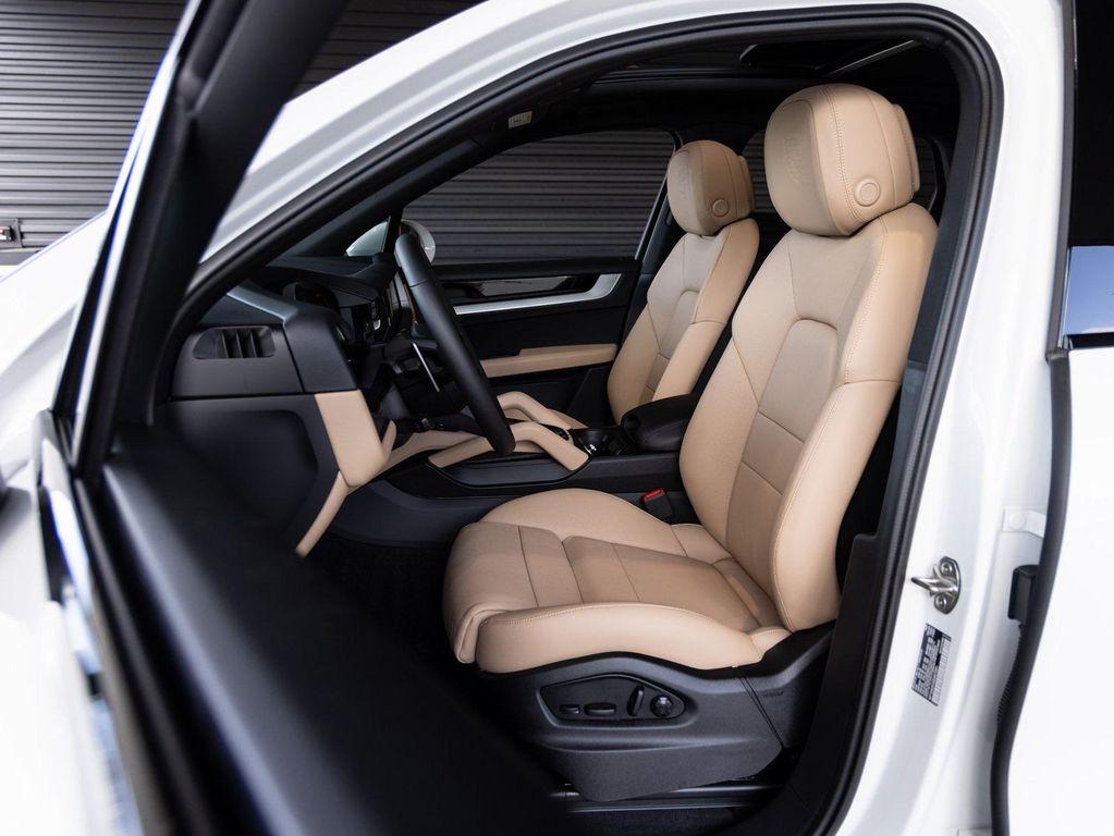 new 2025 Porsche Cayenne car, priced at $103,045