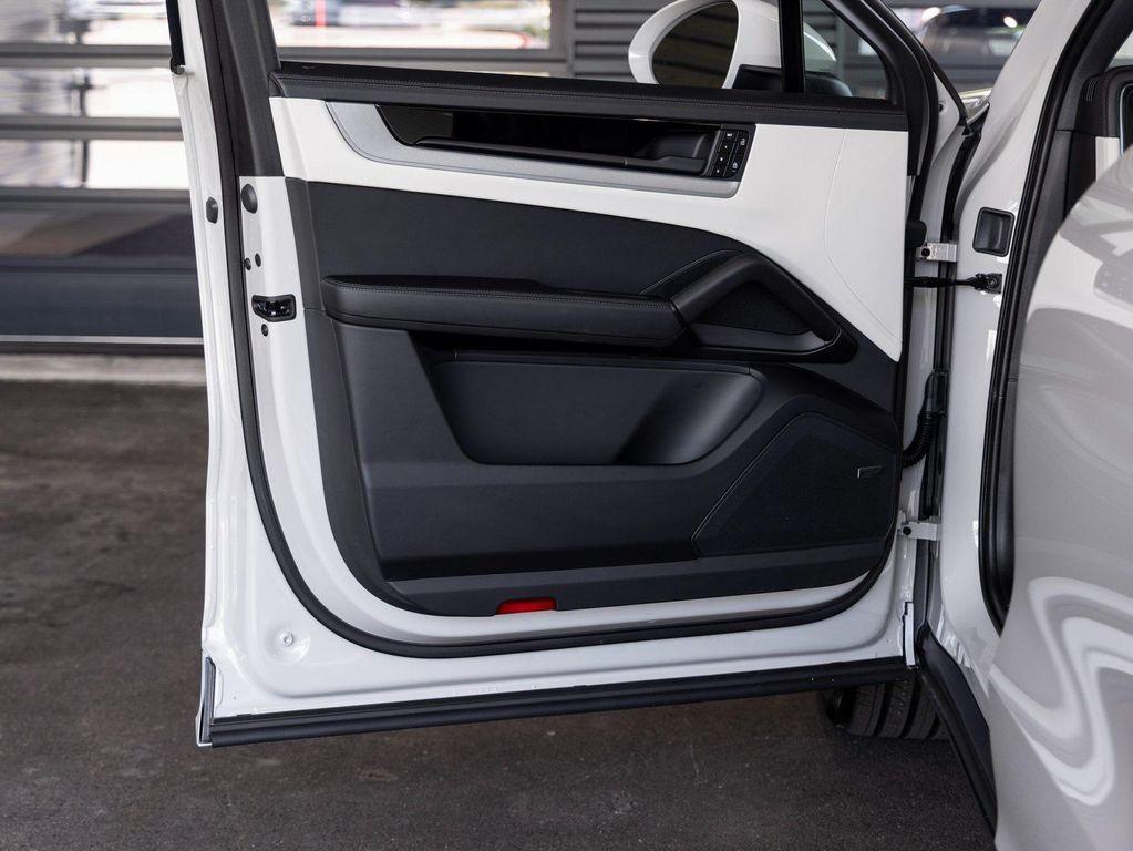 new 2025 Porsche Cayenne car, priced at $142,055