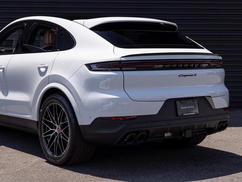 new 2025 Porsche Cayenne car, priced at $137,385