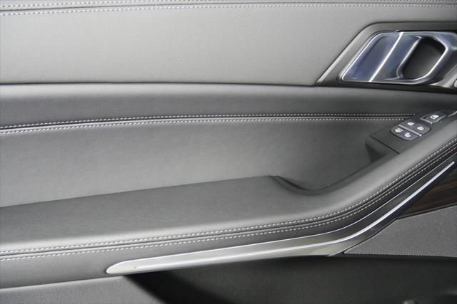 new 2026 BMW X7 car, priced at $95,735