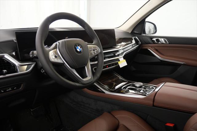 new 2025 BMW X7 car, priced at $88,020