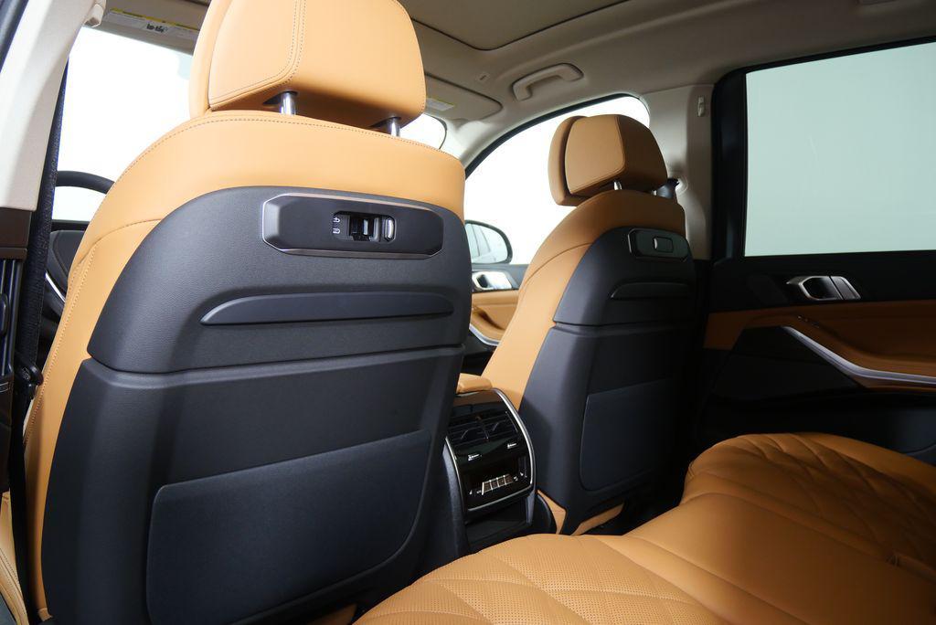 new 2026 BMW X7 car, priced at $94,475