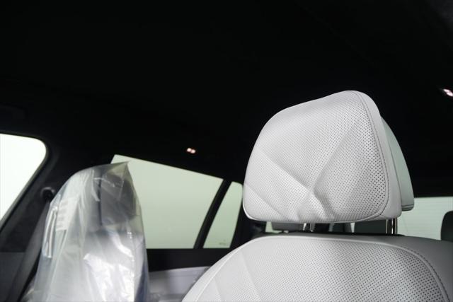 new 2026 BMW X7 car, priced at $94,985