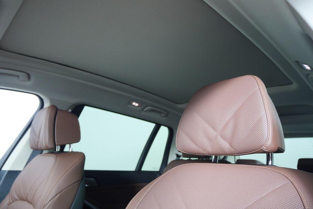 new 2026 BMW X7 car, priced at $92,335