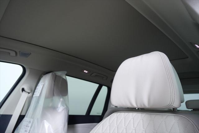 new 2026 BMW X7 car, priced at $103,385