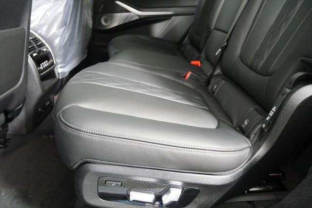 new 2026 BMW X7 car, priced at $126,500