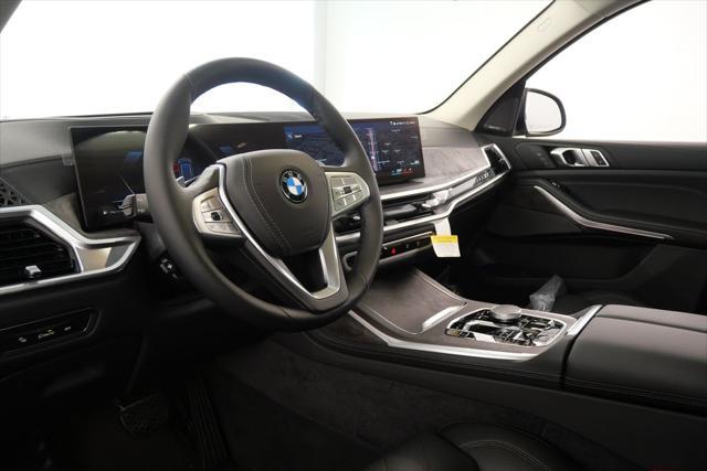 new 2025 BMW X7 car, priced at $95,325