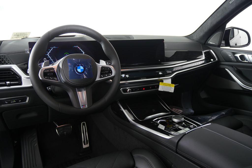 new 2026 BMW X7 car, priced at $100,005