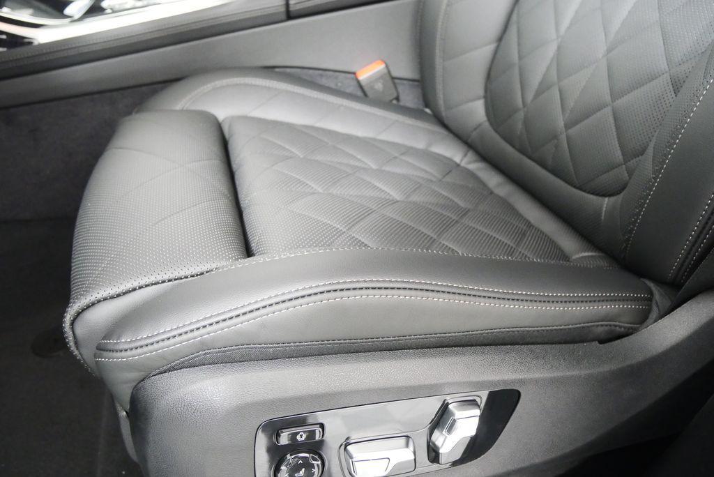 new 2026 BMW X7 car, priced at $100,005