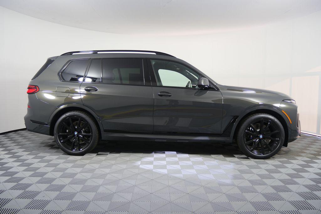 new 2026 BMW X7 car, priced at $100,005