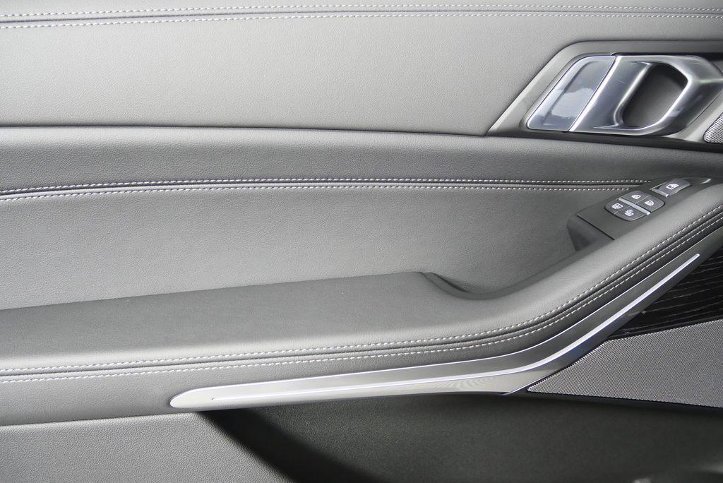 new 2026 BMW X7 car, priced at $100,005