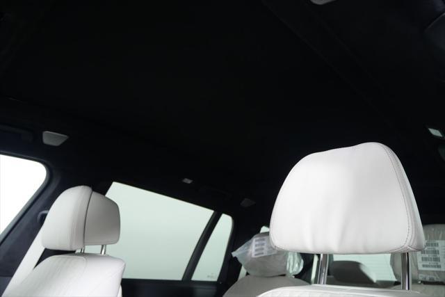 new 2025 BMW X7 car, priced at $161,645