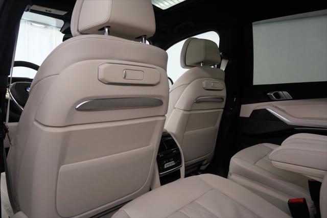 new 2025 BMW X7 car, priced at $93,585