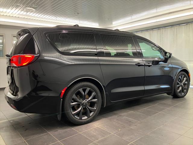 used 2018 Chrysler Pacifica car, priced at $16,941