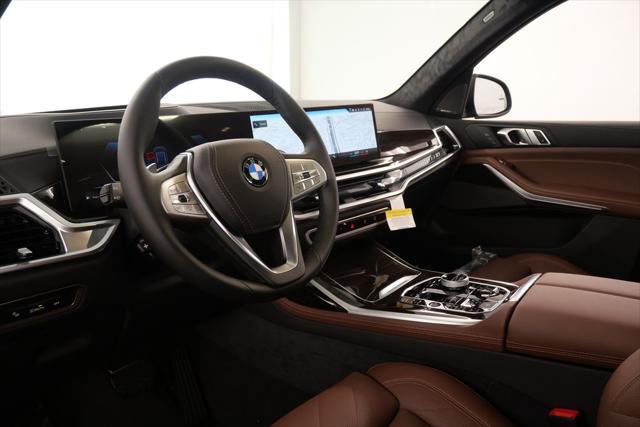 new 2025 BMW X7 car, priced at $90,220