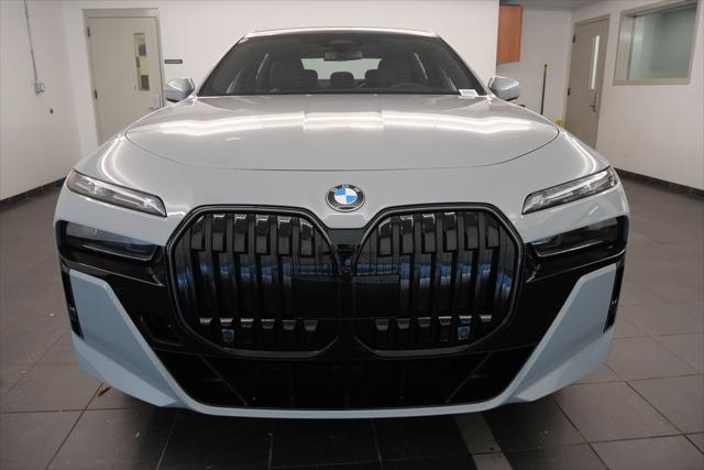 new 2025 BMW 760 car, priced at $136,775