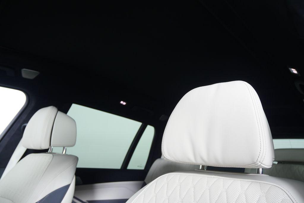 new 2026 BMW X7 car, priced at $130,300