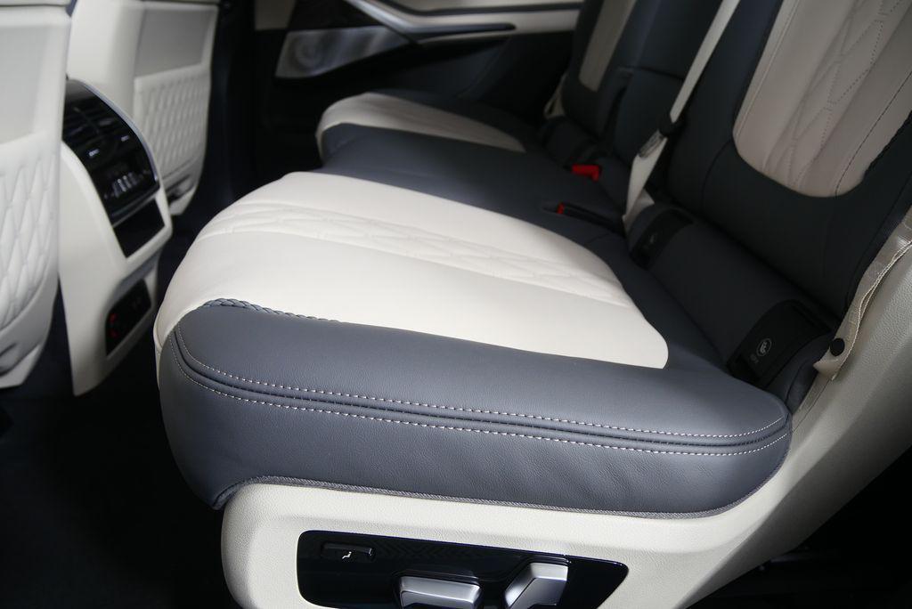 new 2026 BMW X7 car, priced at $130,300