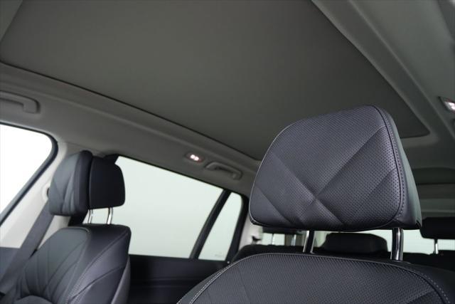 new 2025 BMW X7 car, priced at $89,020