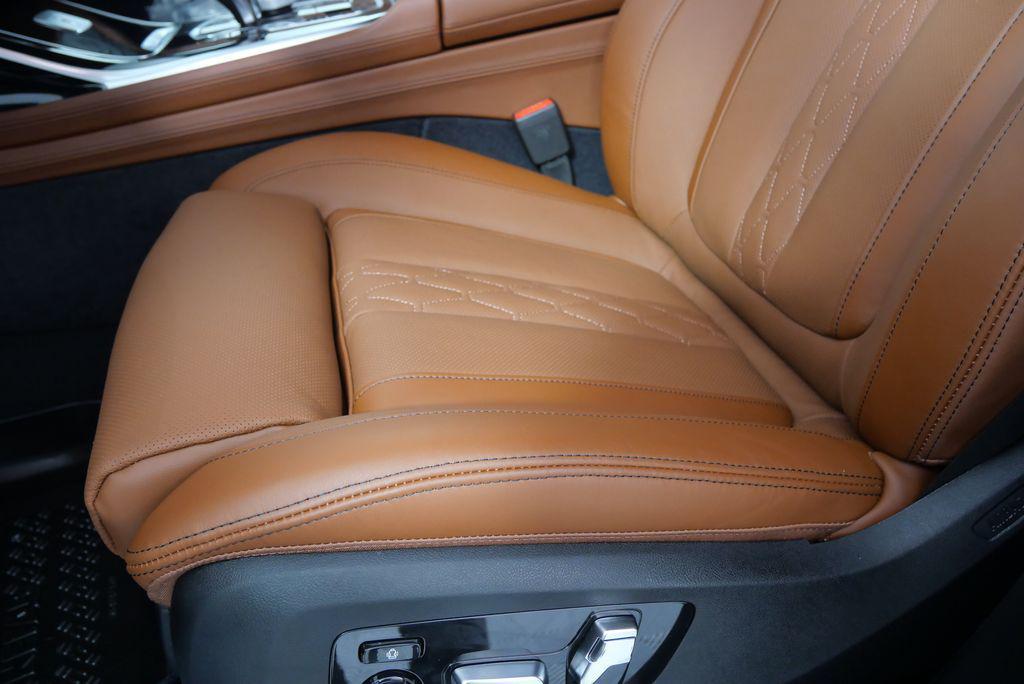 new 2025 BMW ALPINA XB7 car, priced at $161,645