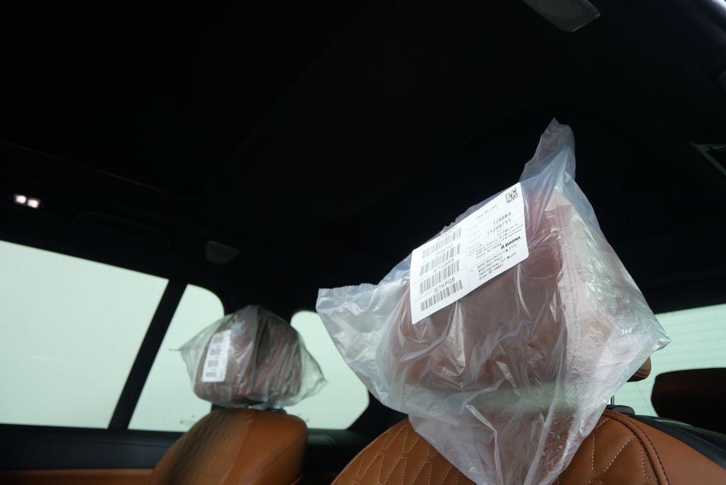 new 2025 BMW ALPINA XB7 car, priced at $161,645