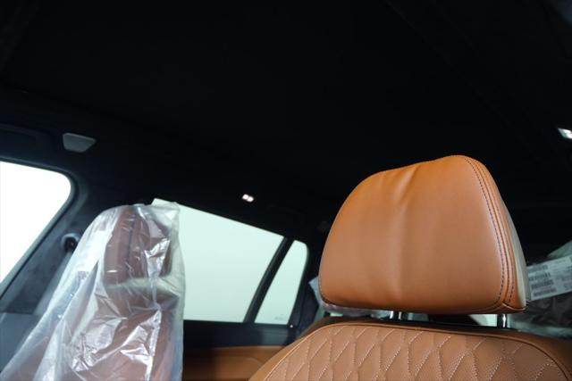 new 2025 BMW X7 car, priced at $161,645