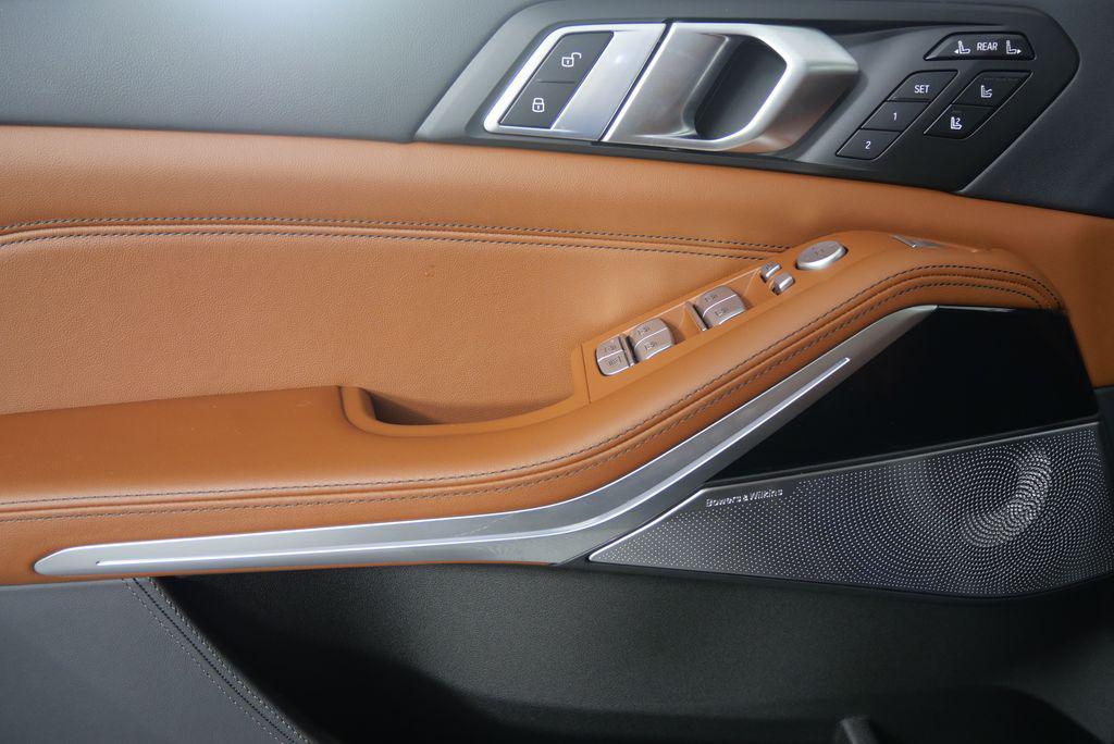 new 2025 BMW ALPINA XB7 car, priced at $161,645