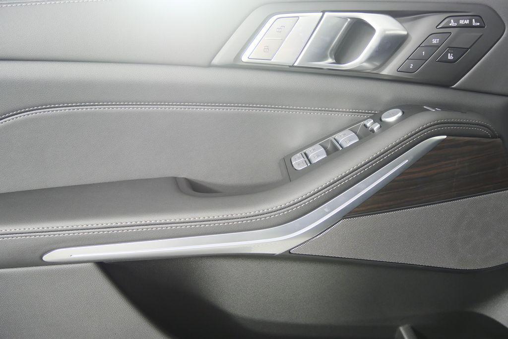 new 2026 BMW X7 car, priced at $94,475