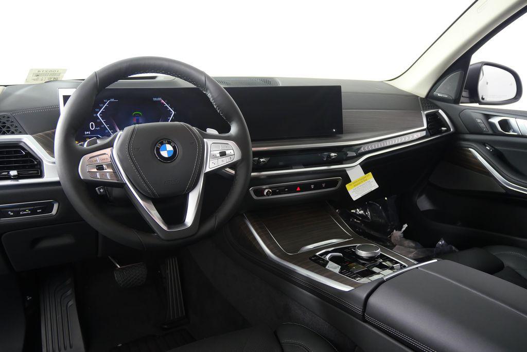 new 2026 BMW X7 car, priced at $94,475