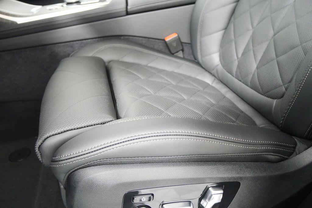 new 2026 BMW X7 car, priced at $94,475