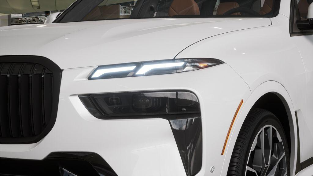 new 2026 BMW X7 car, priced at $100,175