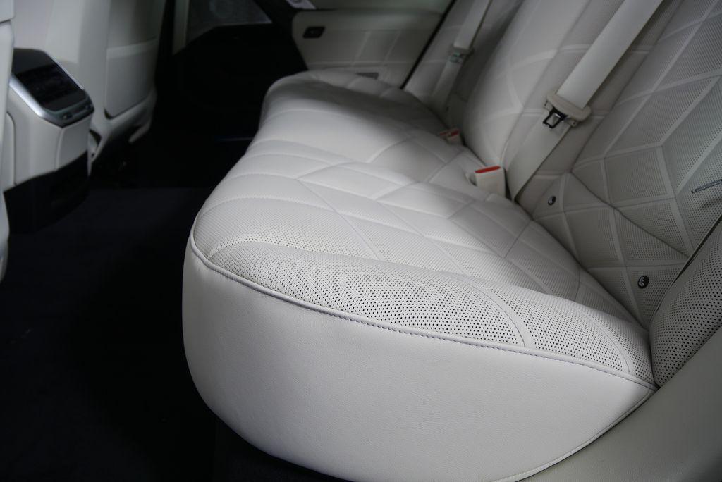 new 2025 BMW 760 car, priced at $137,680