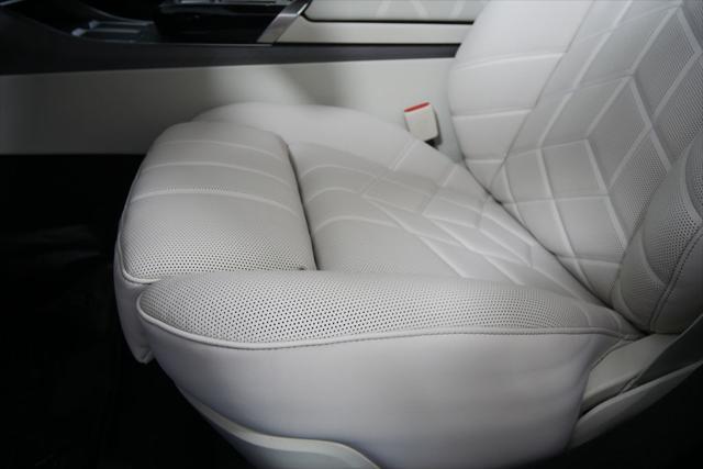 new 2025 BMW 760 car, priced at $137,680