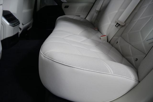 new 2025 BMW 760 car, priced at $137,680
