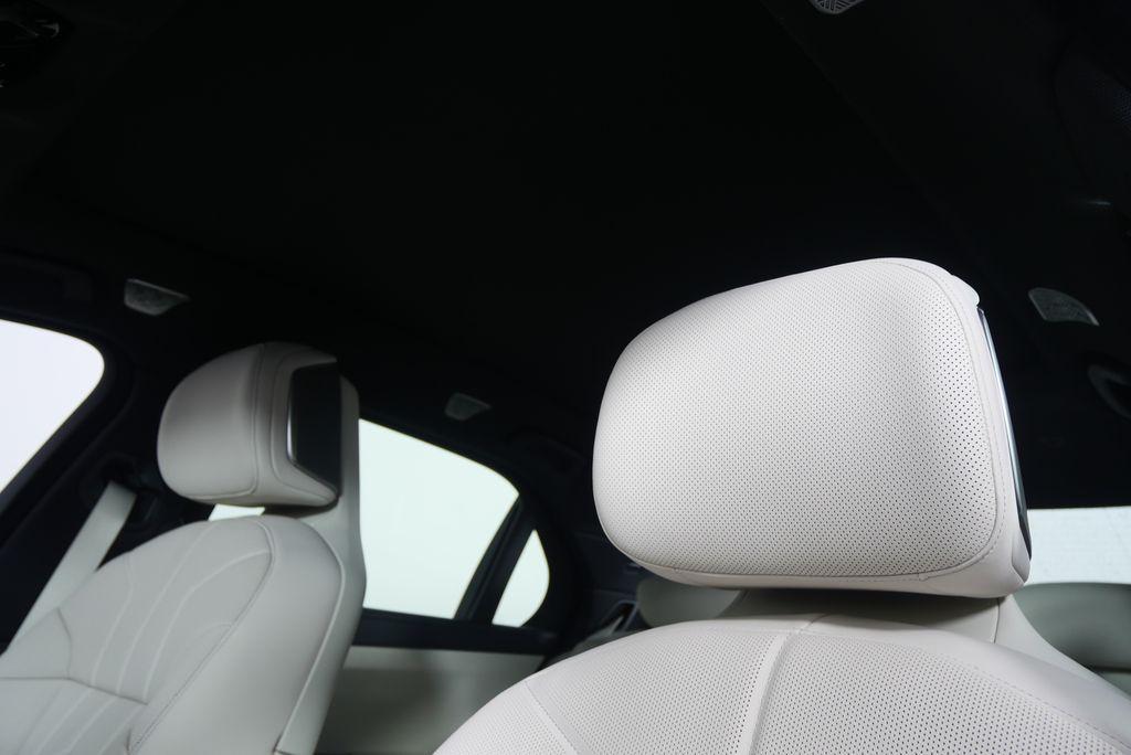 new 2025 BMW 760 car, priced at $137,680