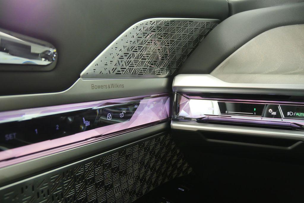 new 2025 BMW 760 car, priced at $137,680