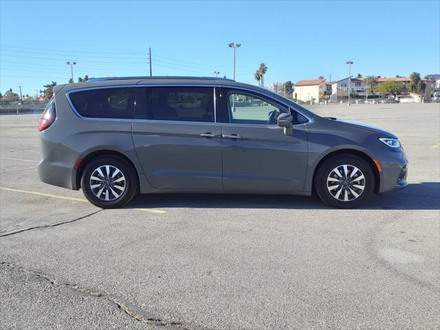 used 2021 Chrysler Pacifica Hybrid car, priced at $19,500