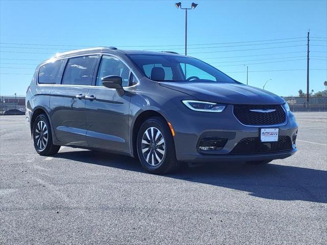 used 2021 Chrysler Pacifica Hybrid car, priced at $19,500