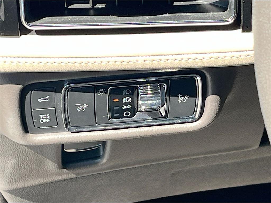 used 2022 Lincoln Nautilus car, priced at $24,100