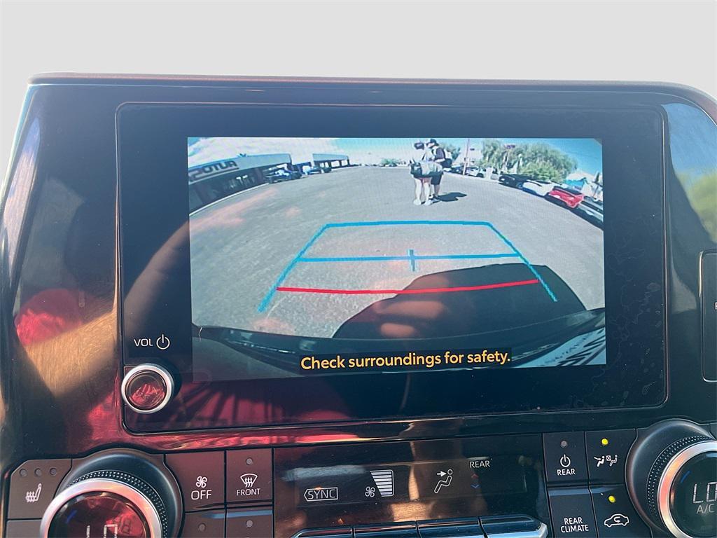 used 2023 Toyota Highlander Hybrid car, priced at $34,400