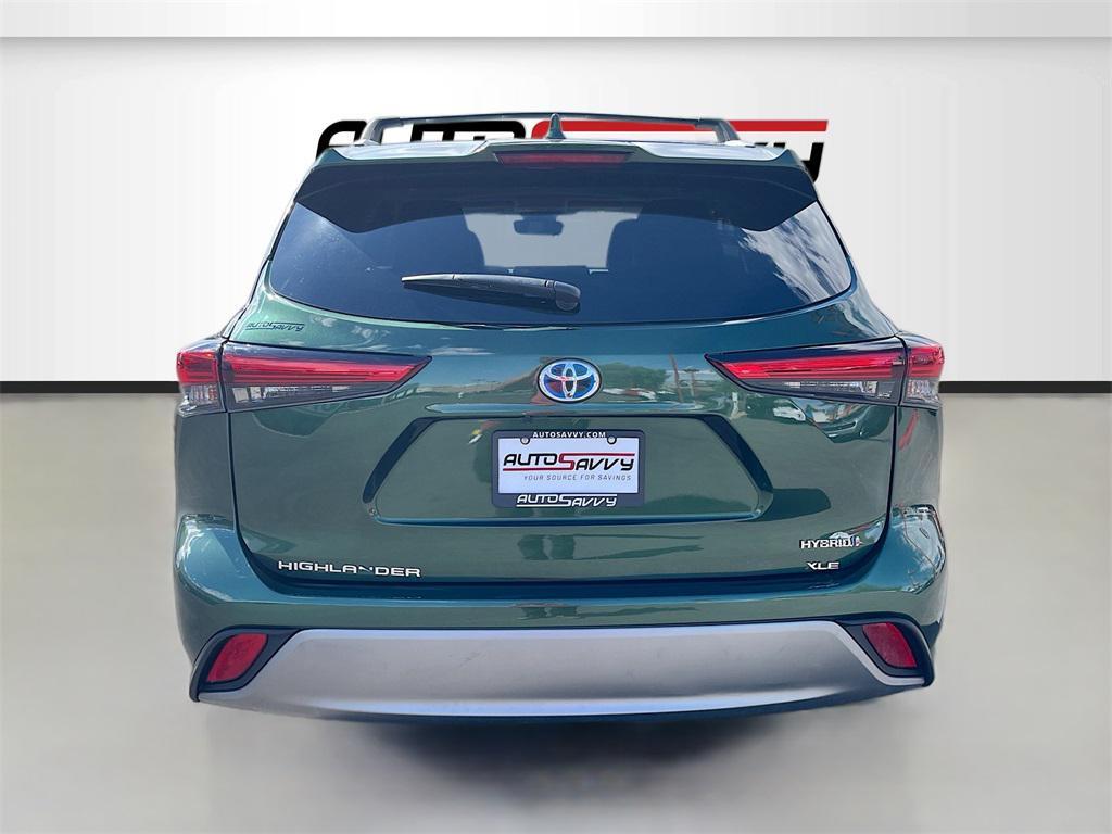 used 2023 Toyota Highlander Hybrid car, priced at $34,400