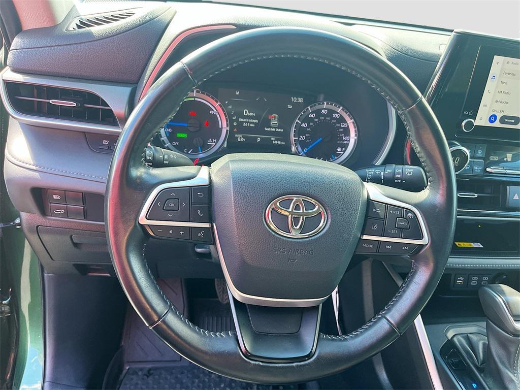 used 2023 Toyota Highlander Hybrid car, priced at $34,400