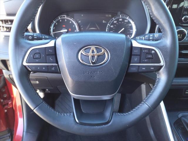 used 2022 Toyota Highlander car, priced at $28,000