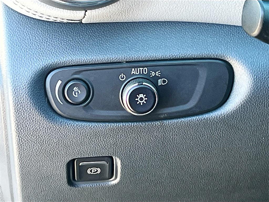 used 2020 Chevrolet Blazer car, priced at $18,900