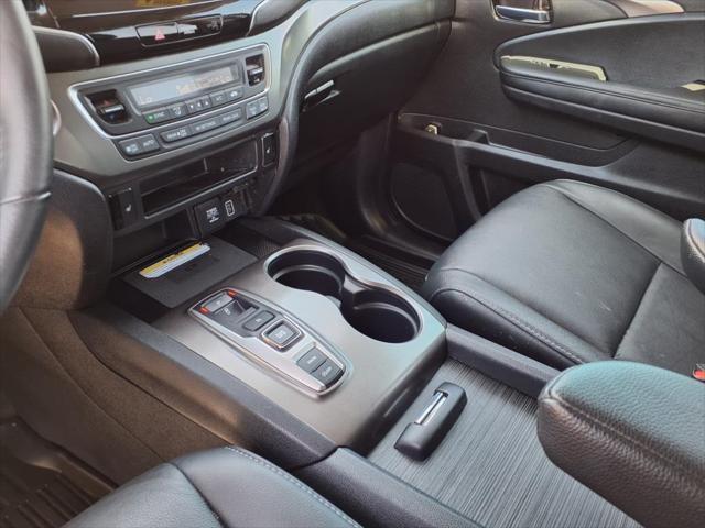 used 2022 Honda Pilot car, priced at $29,400