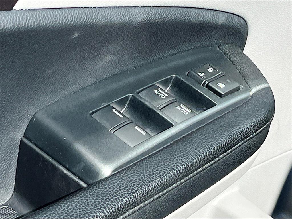 used 2022 Honda Pilot car, priced at $27,000