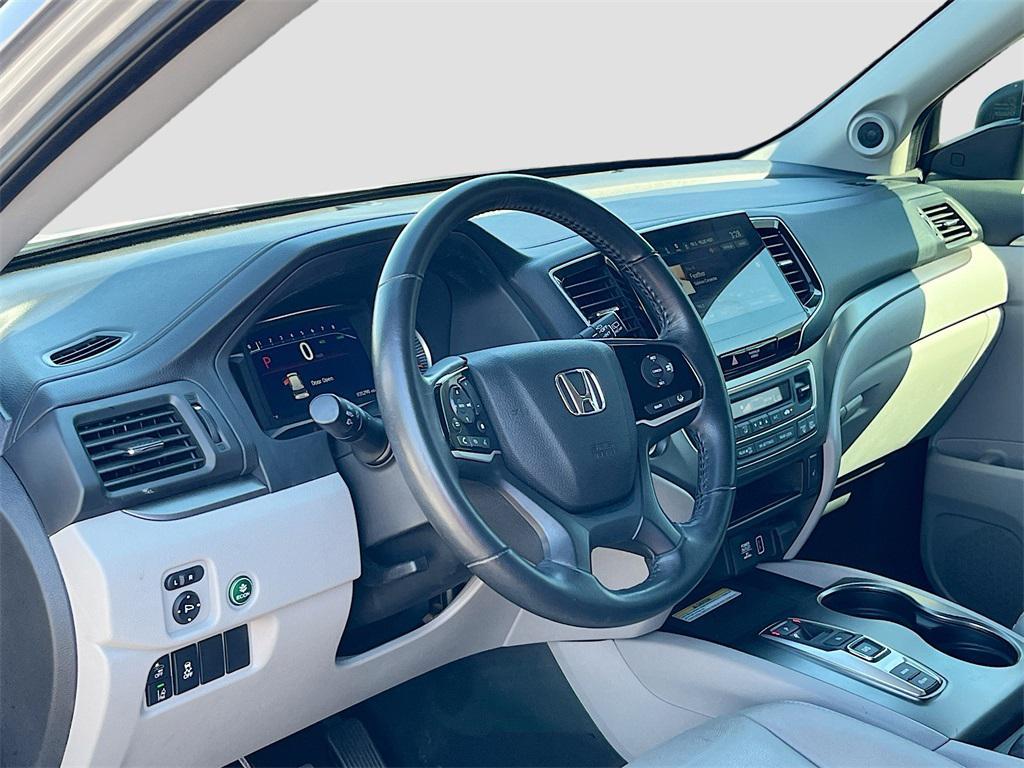 used 2022 Honda Pilot car, priced at $27,000
